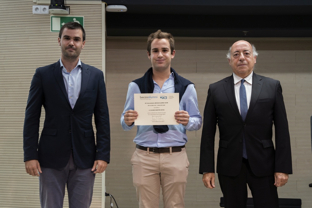 La Universitat Carlos III de Madrid entrega les beques Alumni 2022-2023