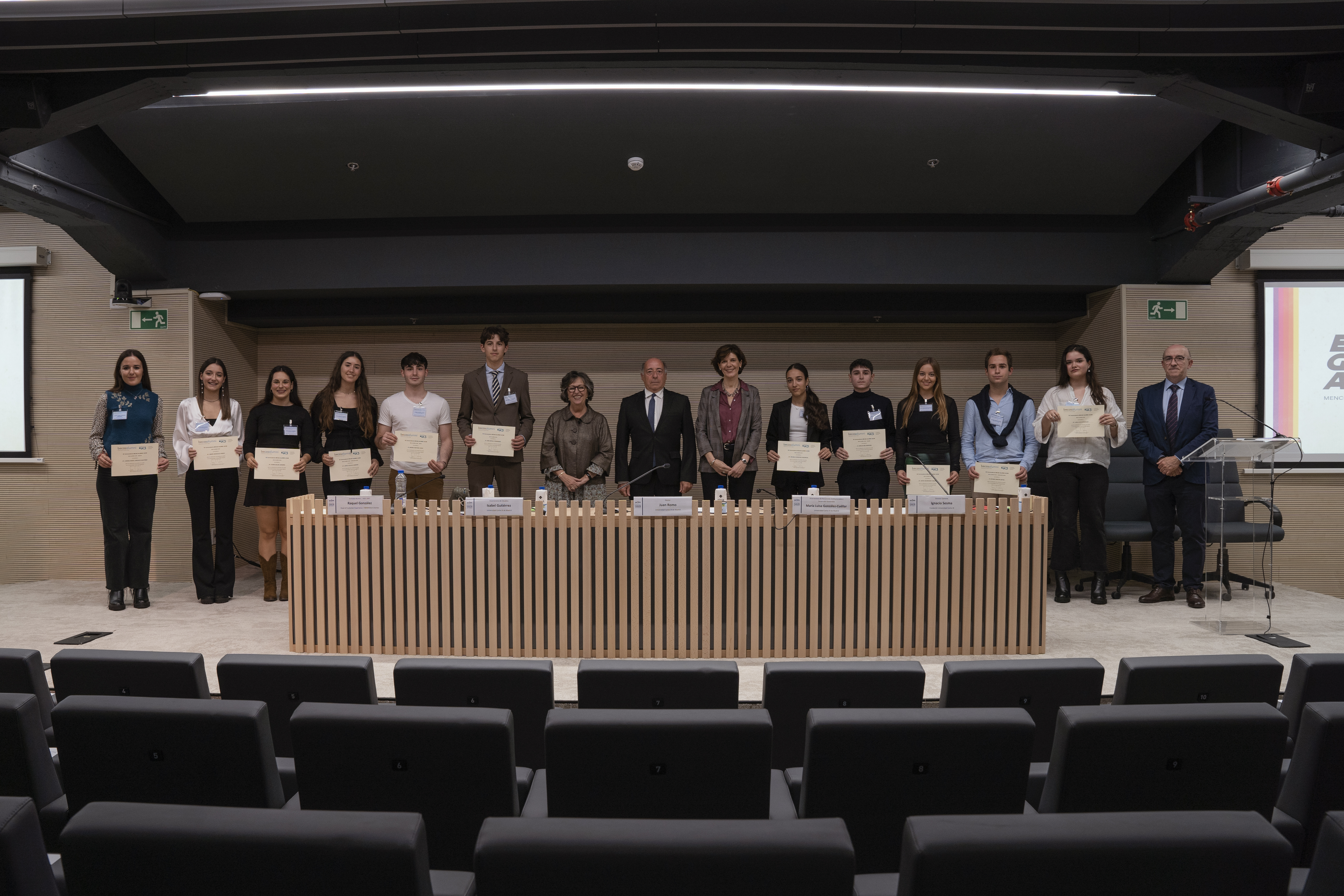 La Universitat Carlos III de Madrid entrega les beques Alumni 2022-2023