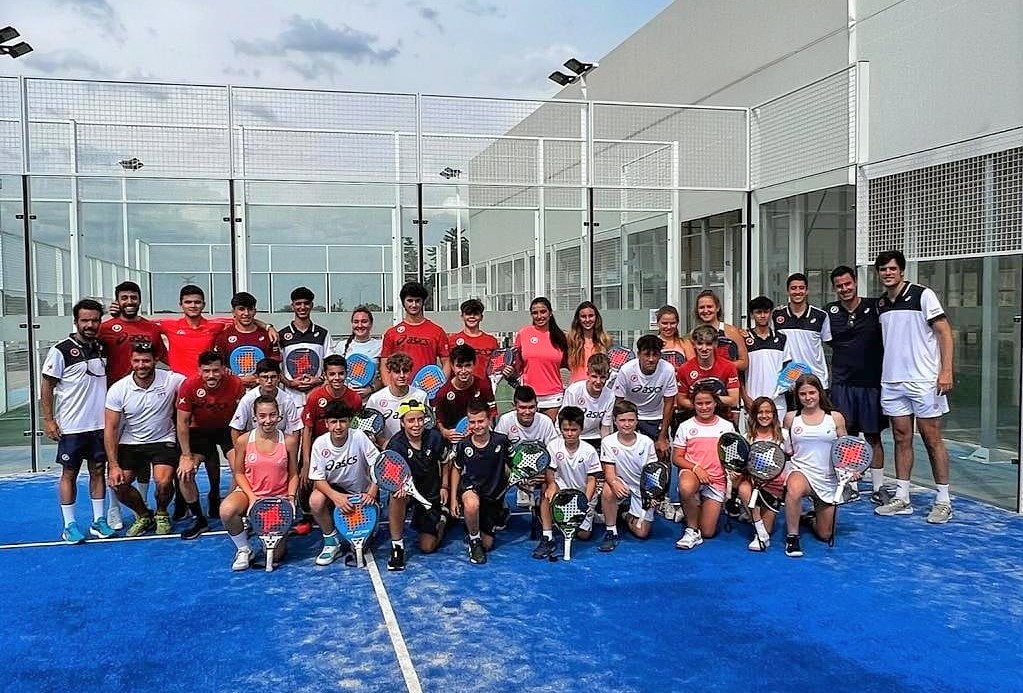 El Club de Pàdel Damm trasllada els seus entrenaments a la Universidad Francisco de Vitoria