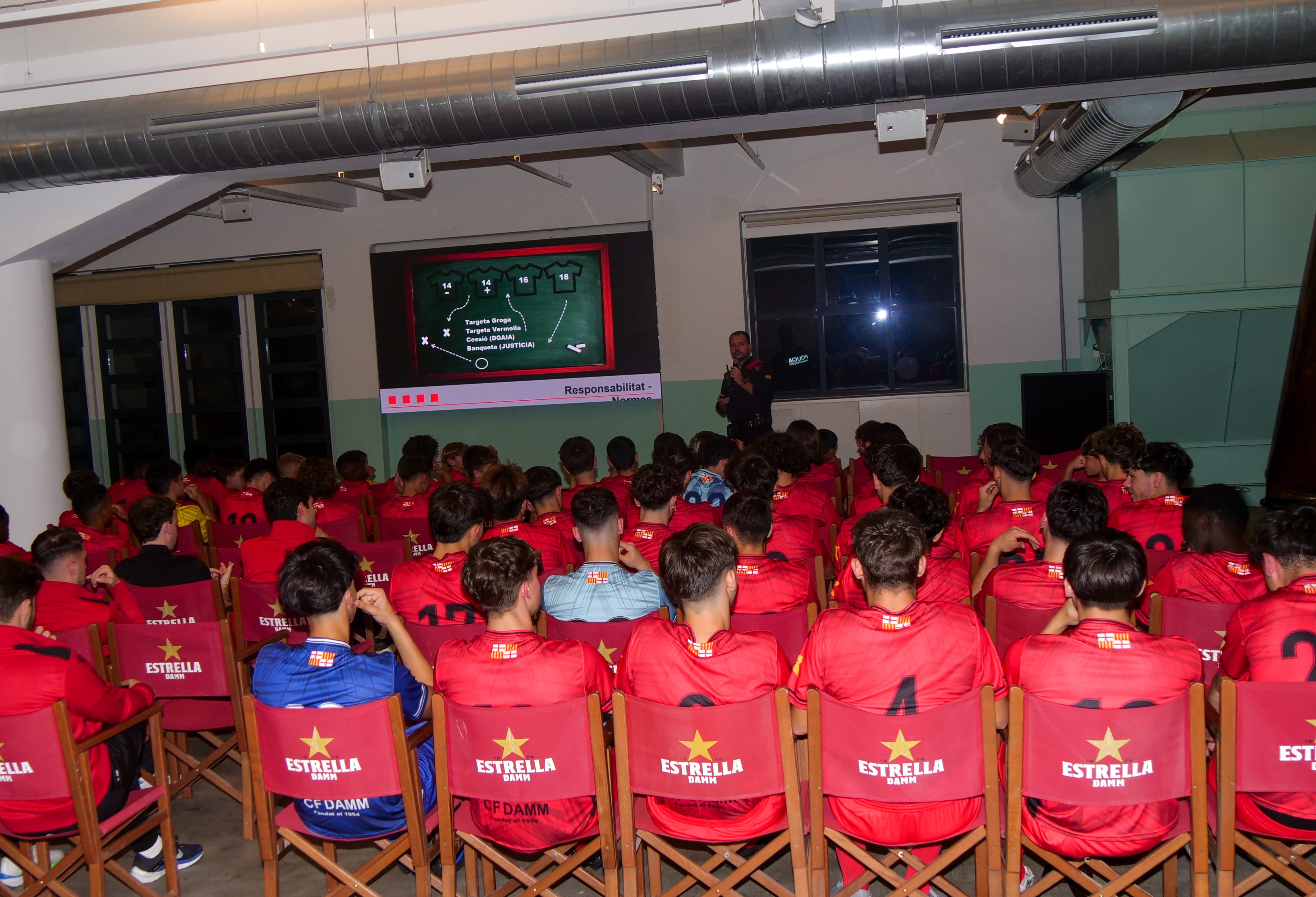 El CF Damm inaugura la temporada 2025/26 a l’Antiga Fàbrica Estrella Damm