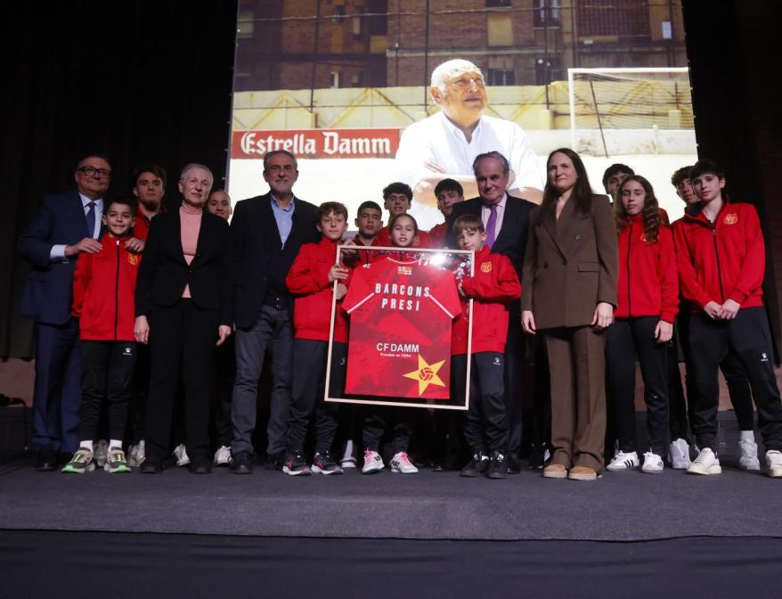 Emotiu homenatge a Josep Barcons, president honorífic del CF Damm