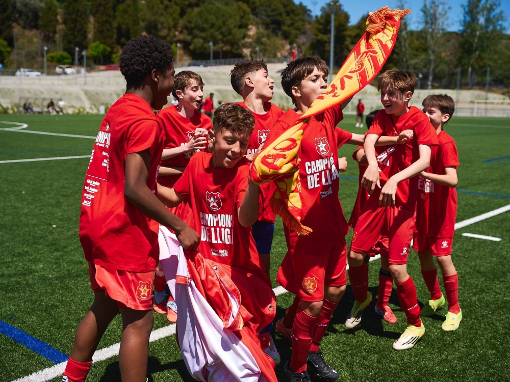 El S12 masculí del CF Damm es proclama campió de lliga